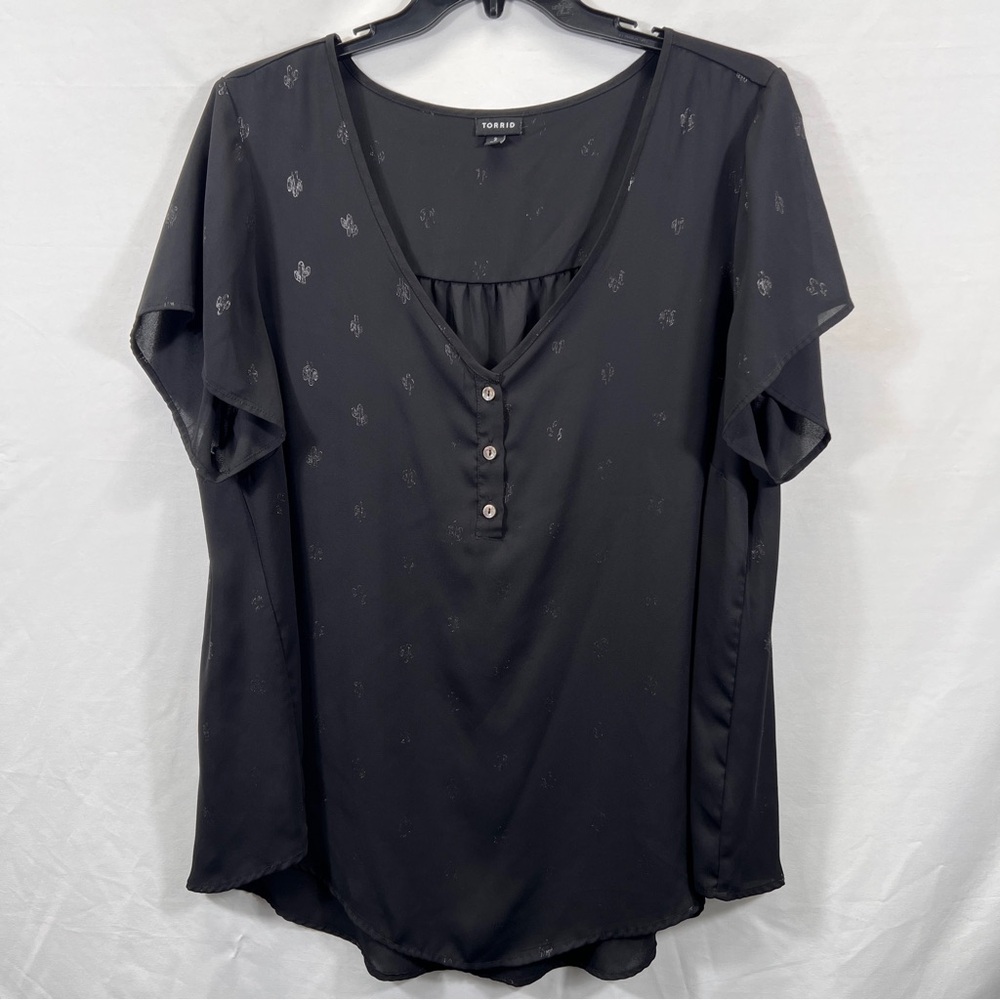 Torrid Black Button-Front V-Neck Blouse 0904